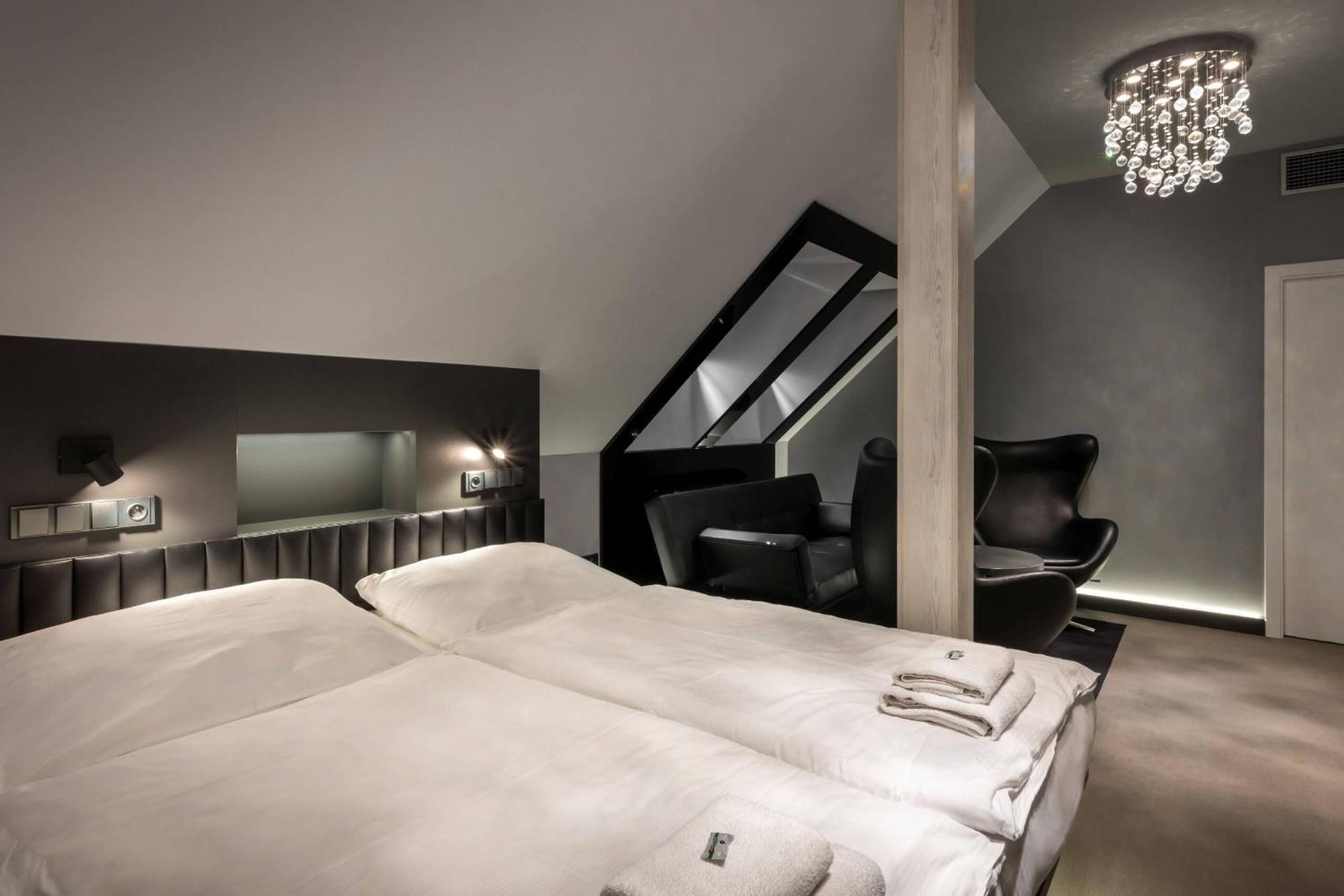 Hotel Grand Čáslav Buitenkant foto