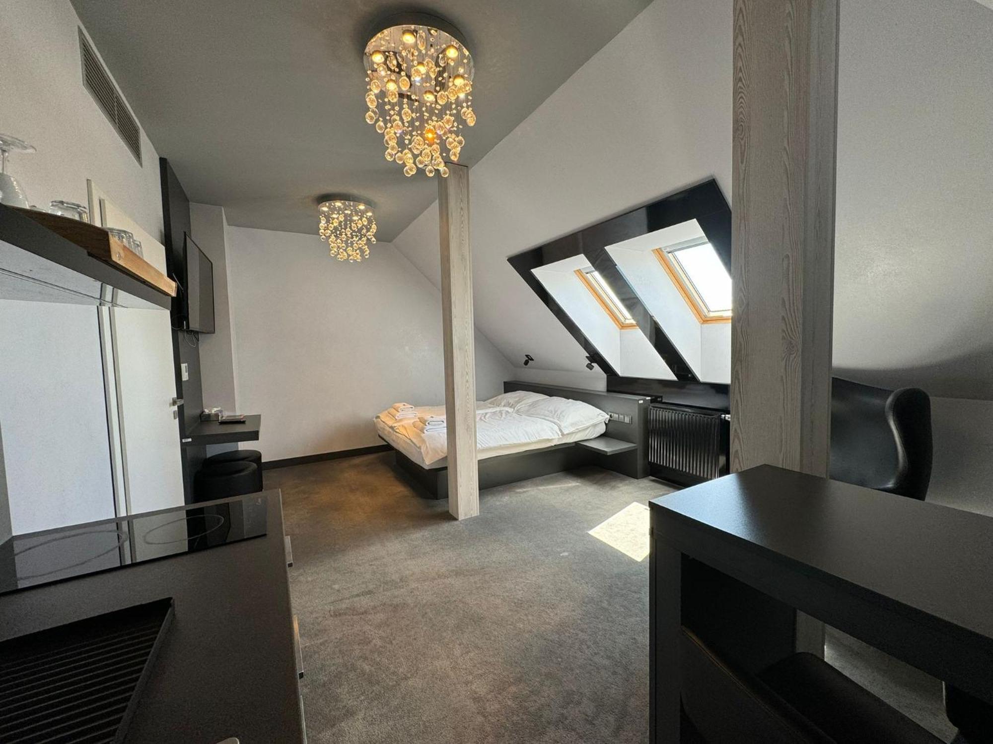 Hotel Grand Čáslav Buitenkant foto