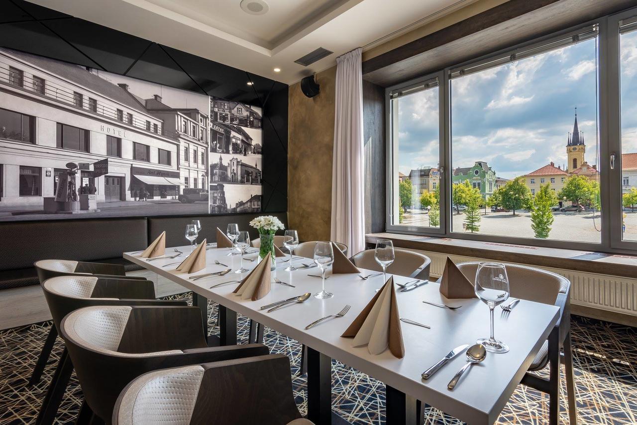 Hotel Grand Čáslav Buitenkant foto